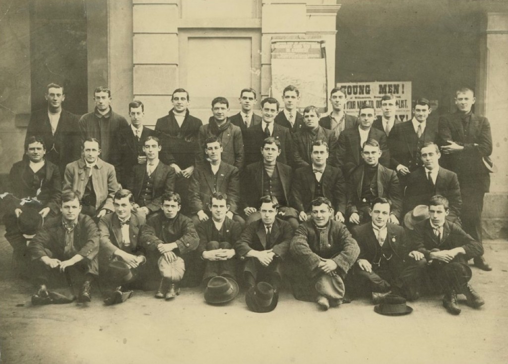 1st-group-of-Williamstown-men-recruited-for-service-with-the-Australian-Imperial-Forces-in-World-War-1-picture.-Frank-Rider-fl.-1893-1930-photographer.jpg